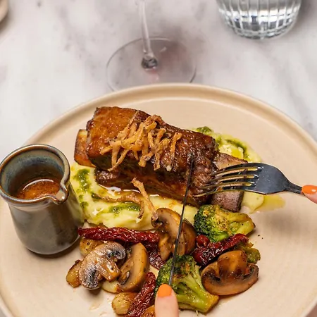 فندق Querencia 3*